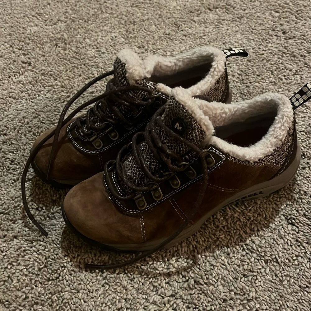 Merrell short boots size 5